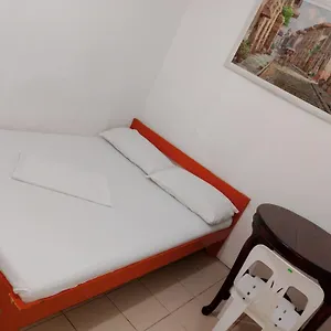 بيت ضيافة ستاي مالاتي, مانيلا